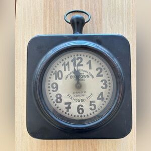 Old town Clock 67 Bailey St Steam! (K)